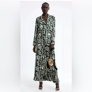 Zara green white flowy floral button up blouse size Medium